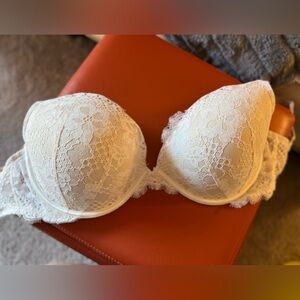 Victoria’s Secret Dream Angels push-up, padded bra